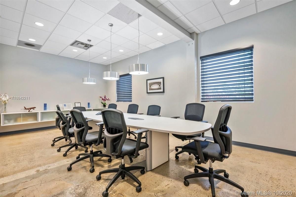 Proprietà commerciale a Miami, USA, 1 100 m² - foto 12