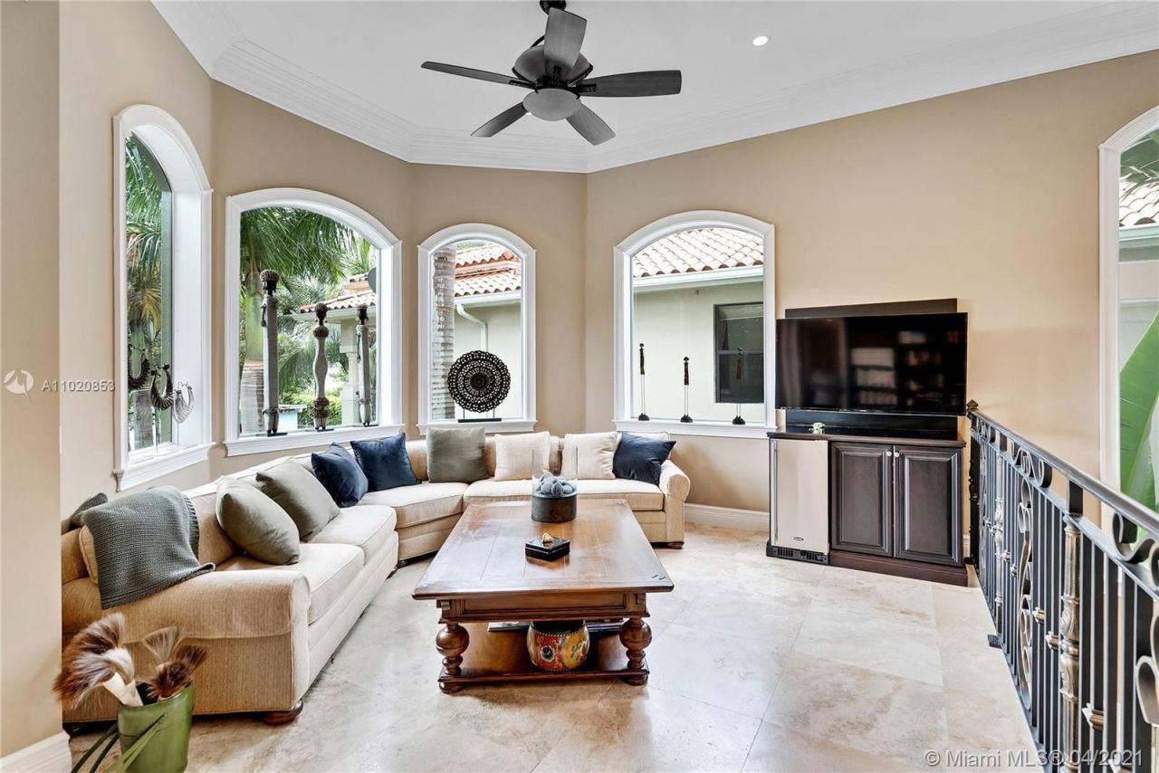 Villa en Miami, Estados Unidos, 370 m² - imagen 3