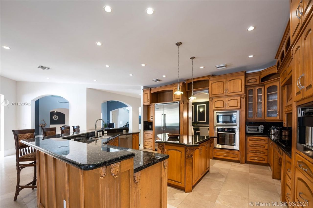 Manor in Miami, USA, 1 000 m² - picture 16