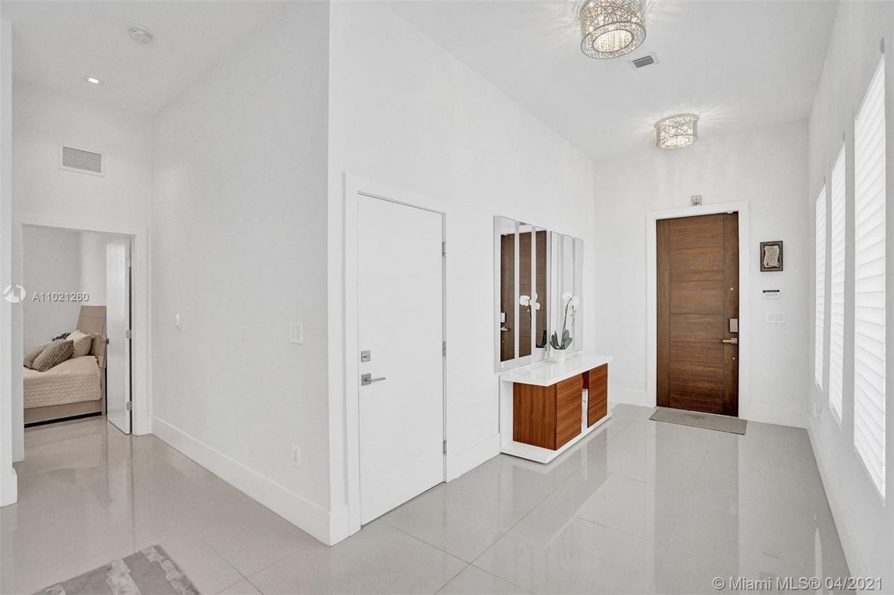 Cottage in Miami, USA, 300 m² - picture 16