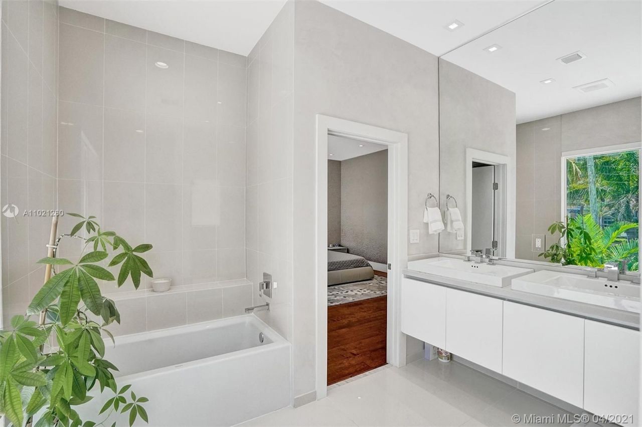 Cottage in Miami, USA, 300 m² - picture 11