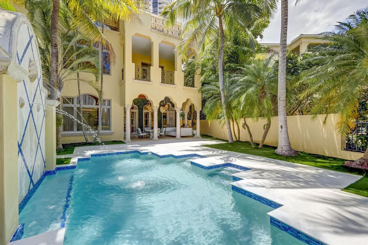 Villa in Miami, USA, 600 m² - Foto 1