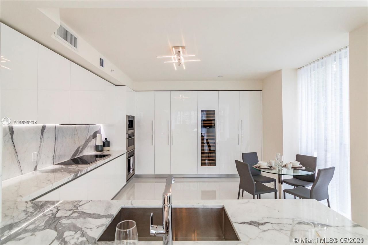 Piso en Miami, Estados Unidos, 400 m² - imagen 13