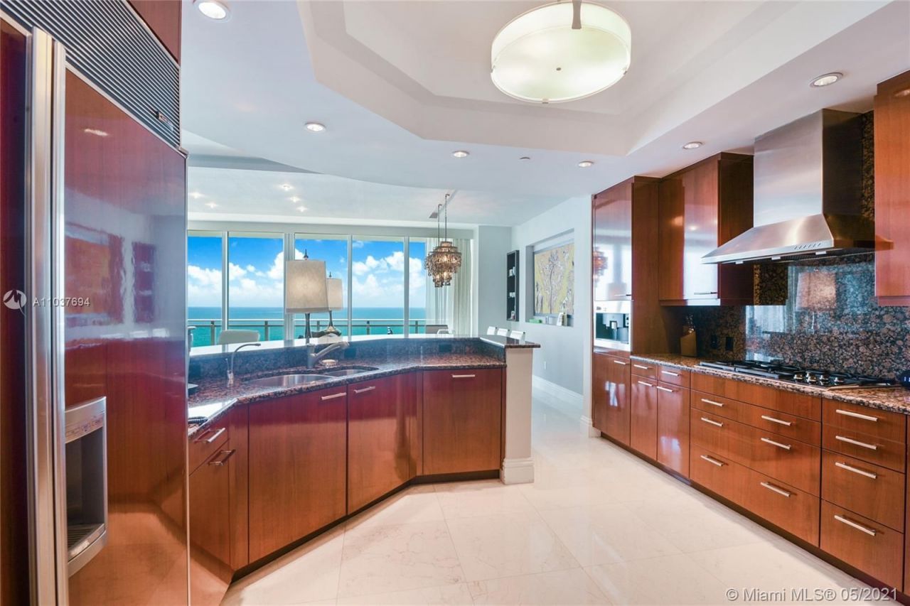 Flat in Miami, USA, 200 m² - picture 14