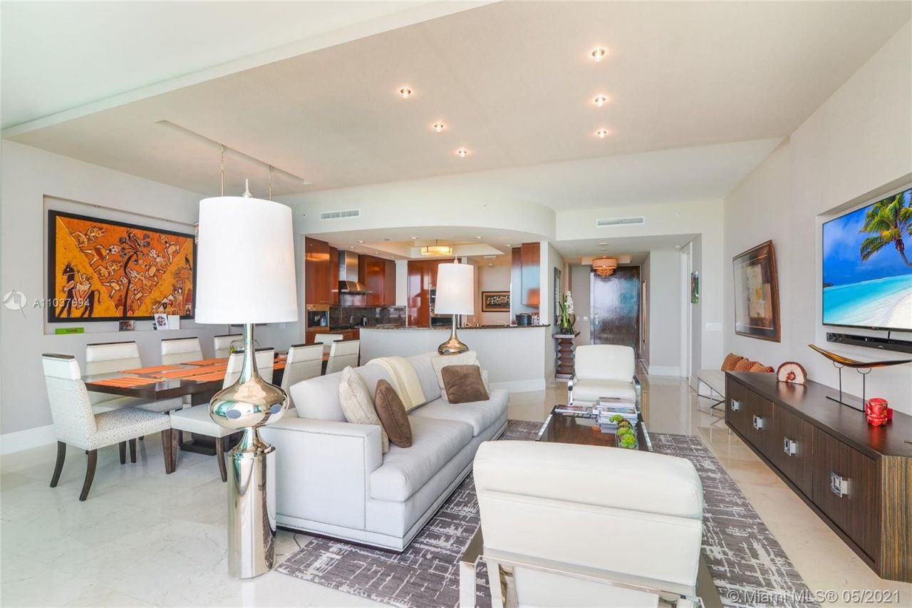 Flat in Miami, USA, 200 m² - picture 12