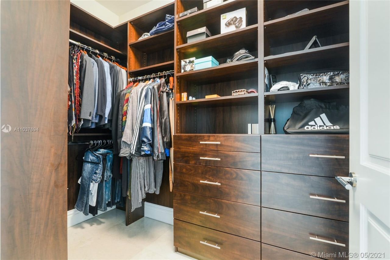 Flat in Miami, USA, 200 m² - picture 9