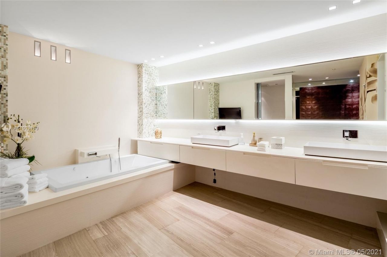 Apartamento en Miami, Estados Unidos, 400 m² - imagen 12