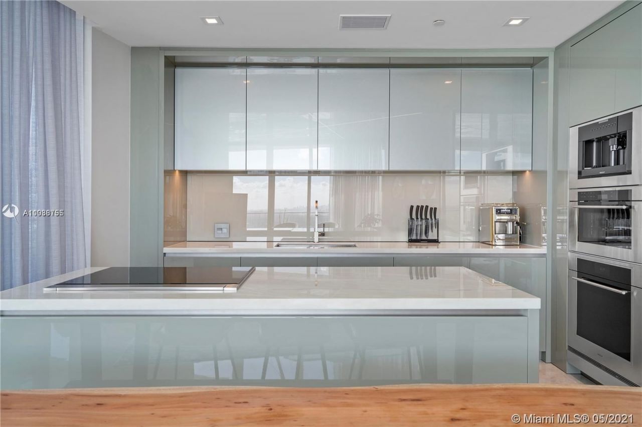 Flat in Miami, USA, 120 m² - picture 12