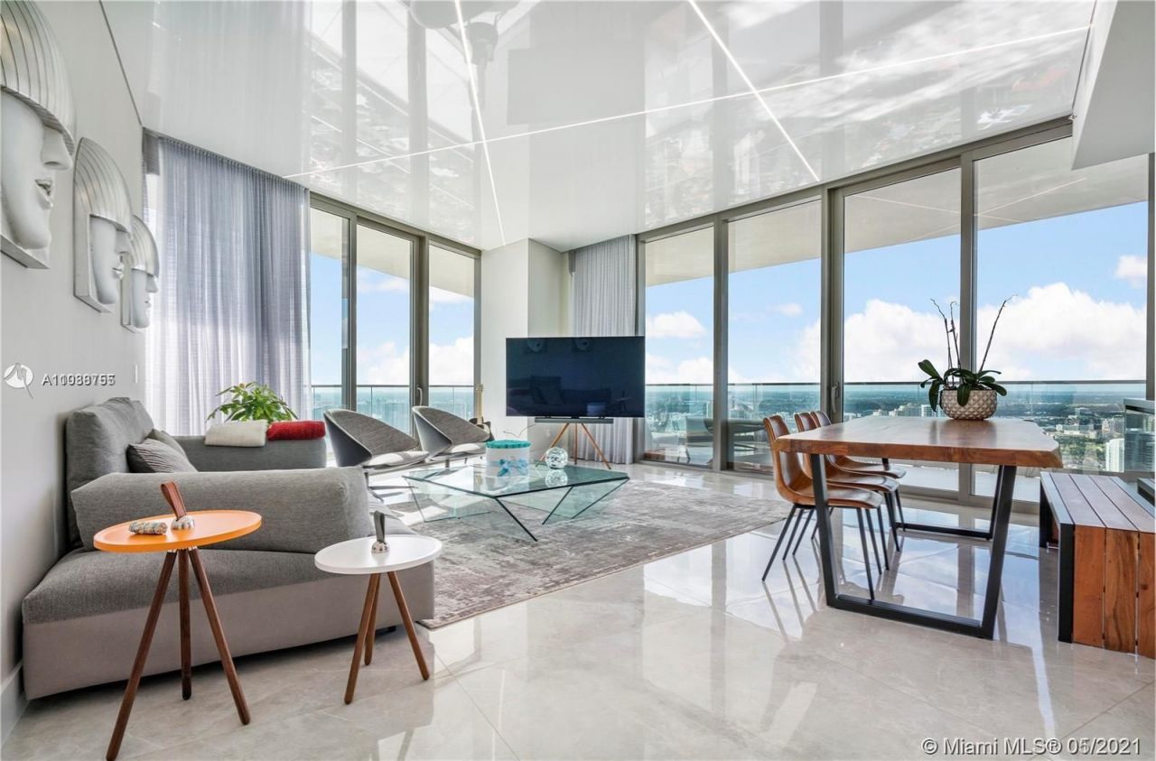 Flat in Miami, USA, 120 m² - picture 1