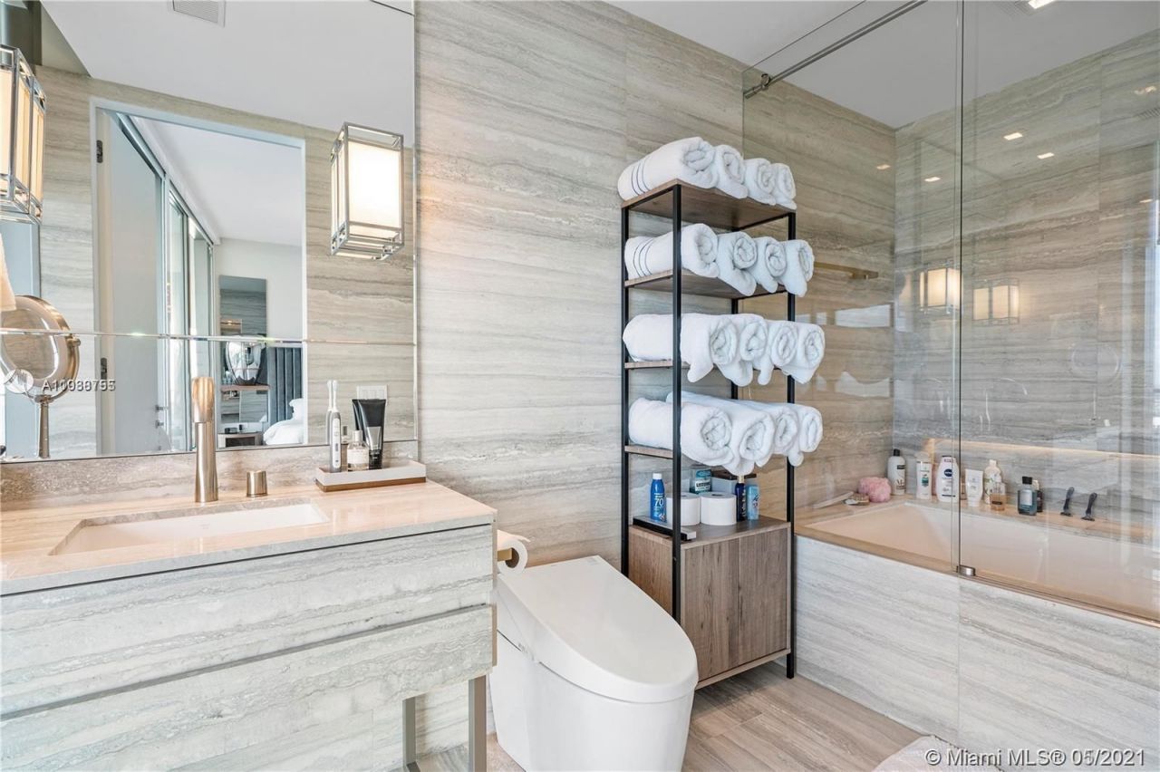 Flat in Miami, USA, 120 m² - picture 8