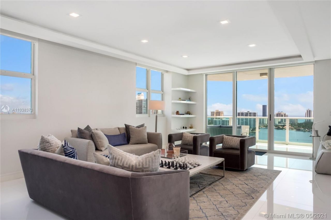 Piso en Miami, Estados Unidos, 350 m² - imagen 17