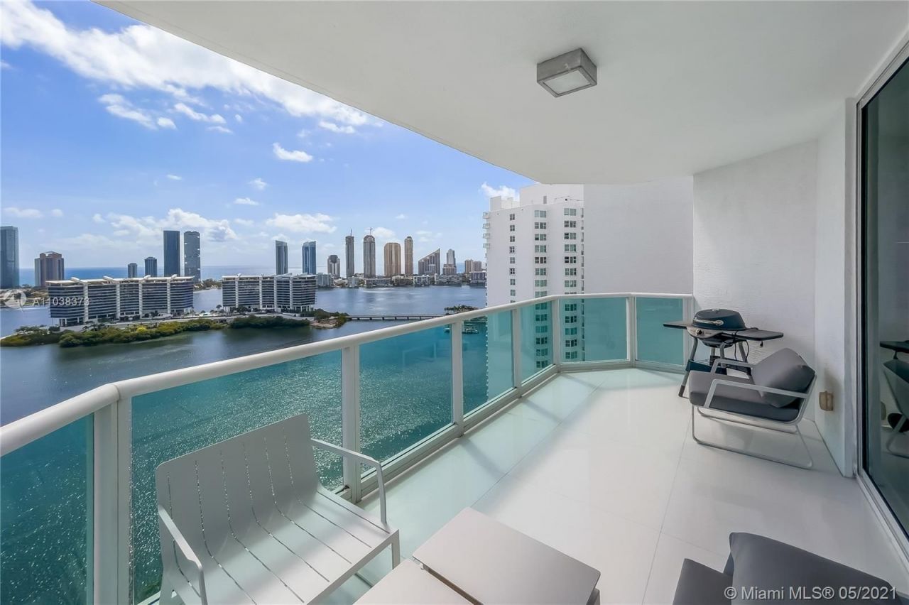 Piso en Miami, Estados Unidos, 350 m² - imagen 2