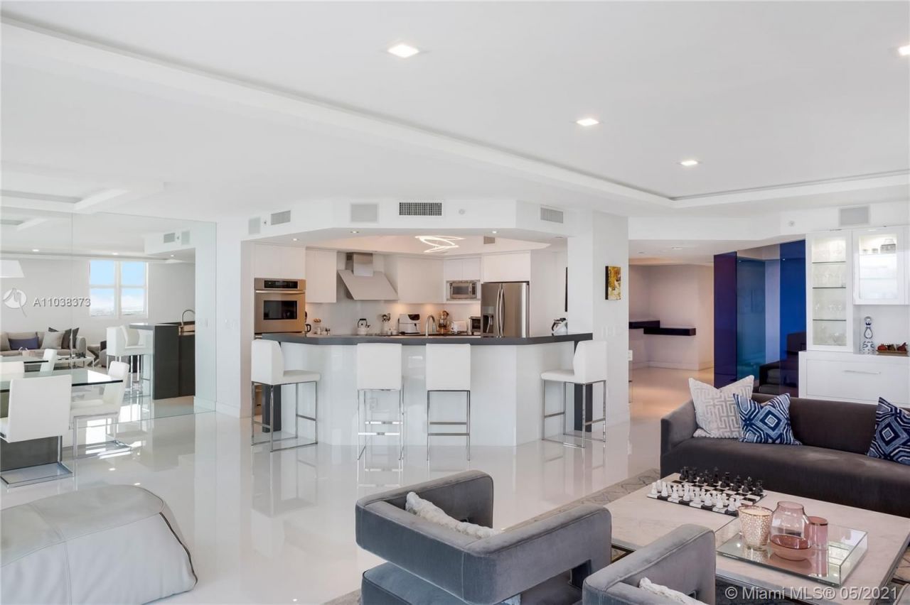 Piso en Miami, Estados Unidos, 350 m² - imagen 13