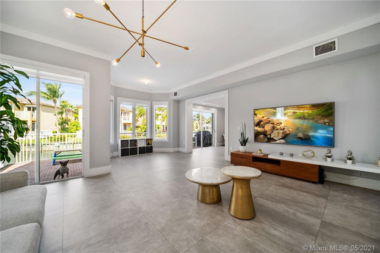 Villa in Miami, USA, 250 m² - picture 2