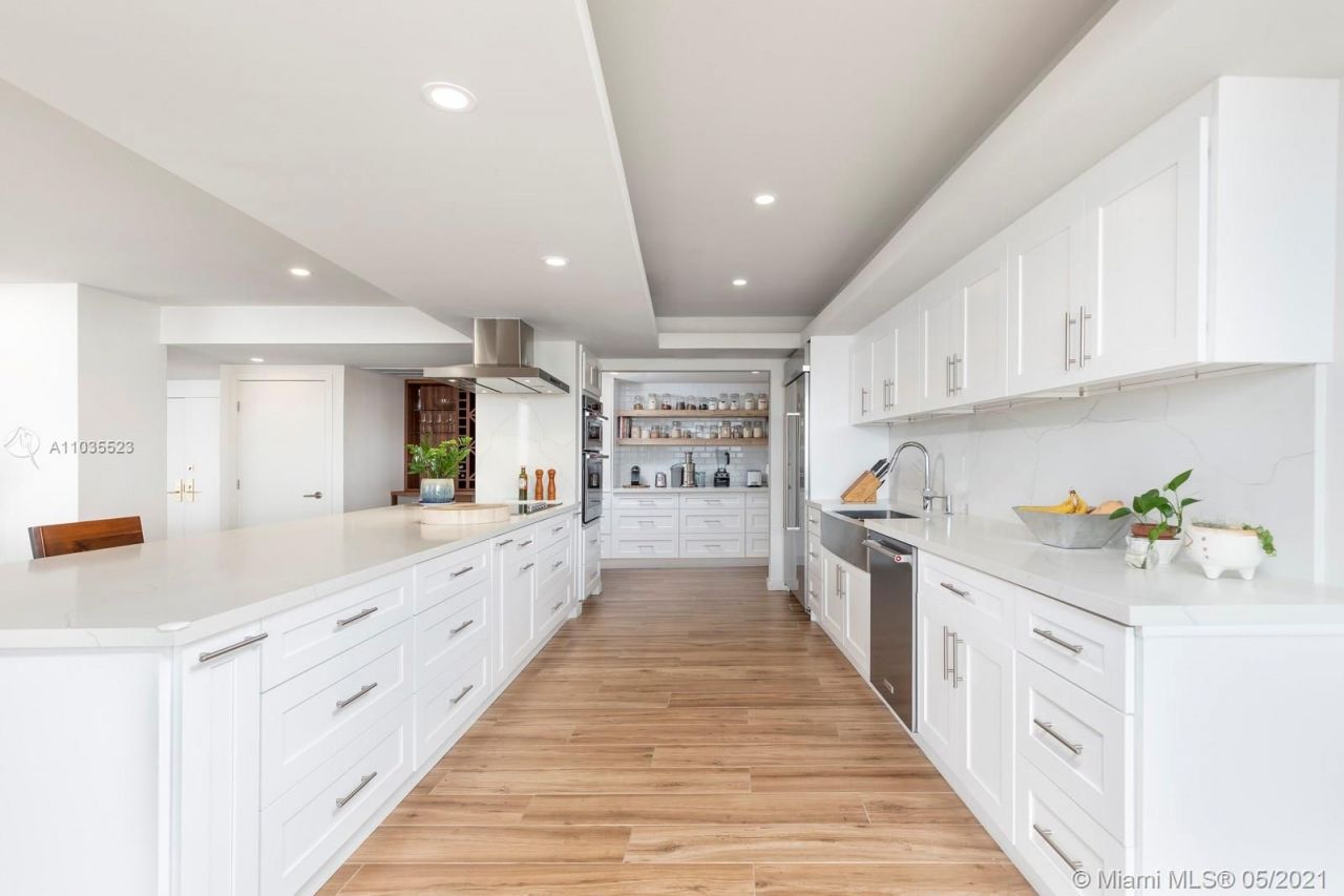 Piso en Miami, Estados Unidos, 230 m² - imagen 16