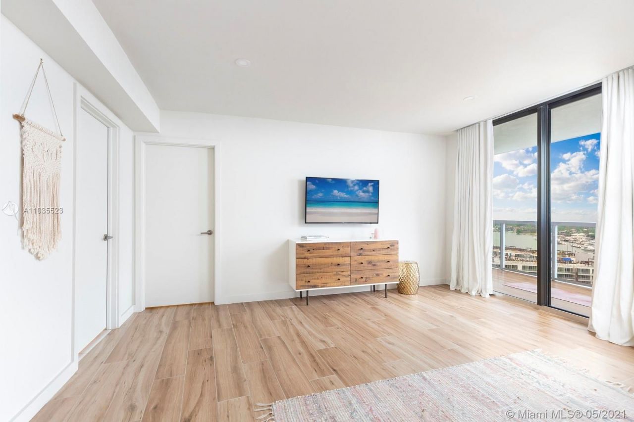 Piso en Miami, Estados Unidos, 230 m² - imagen 9