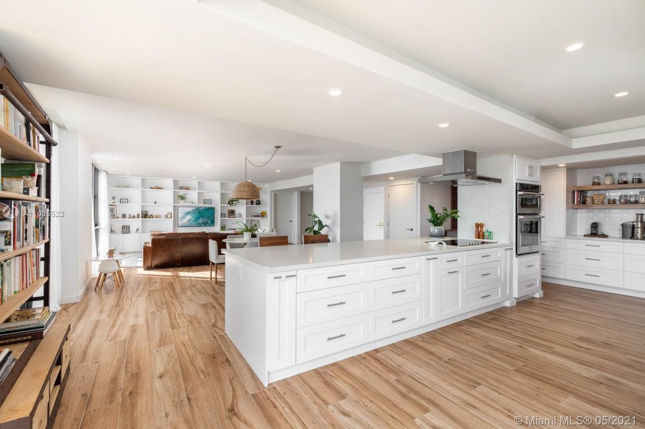 Piso en Miami, Estados Unidos, 230 m² - imagen 14