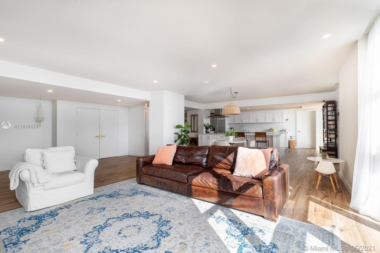 Piso en Miami, Estados Unidos, 230 m² - imagen 3