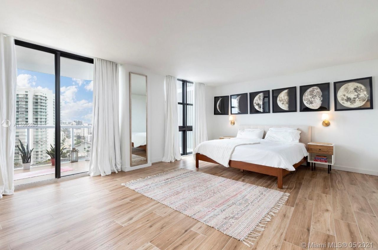 Piso en Miami, Estados Unidos, 230 m² - imagen 11