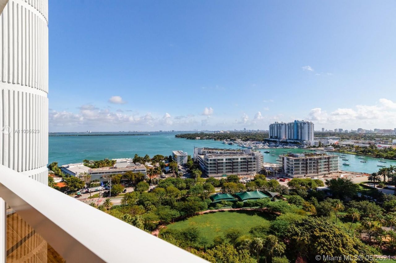 Piso en Miami, Estados Unidos, 230 m² - imagen 17