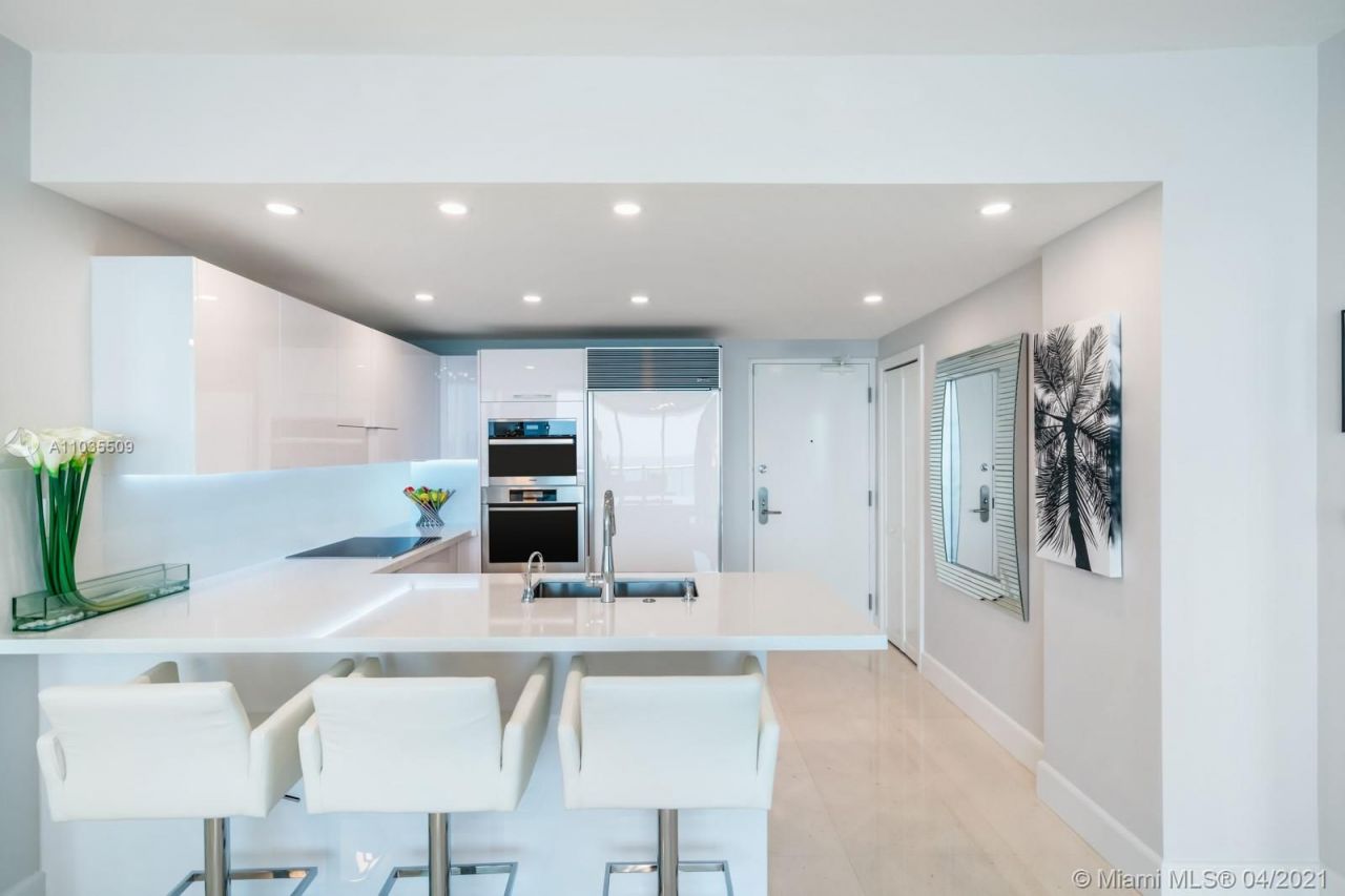 Flat in Miami, USA, 100 m² - picture 11