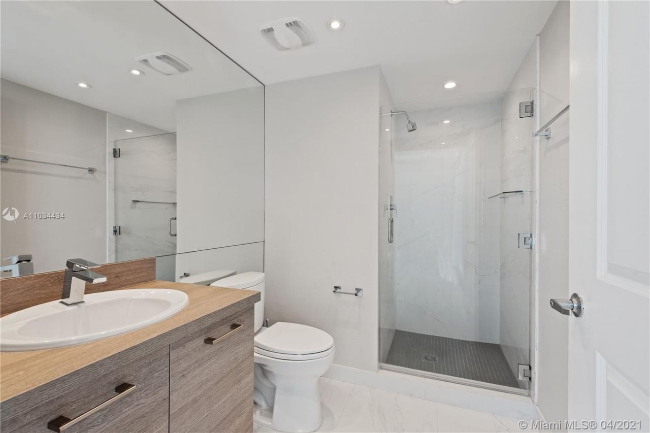 Piso en Miami, Estados Unidos, 160 m² - imagen 8