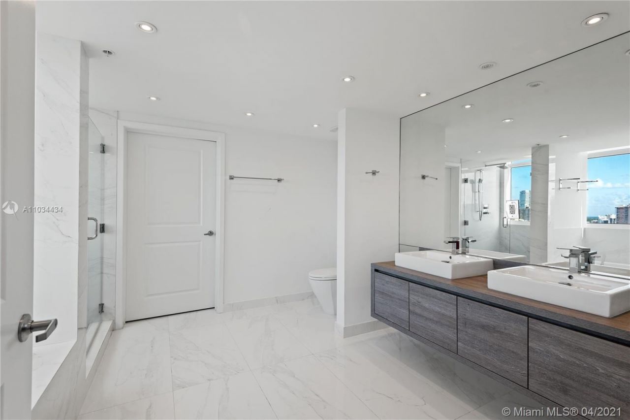 Piso en Miami, Estados Unidos, 160 m² - imagen 10