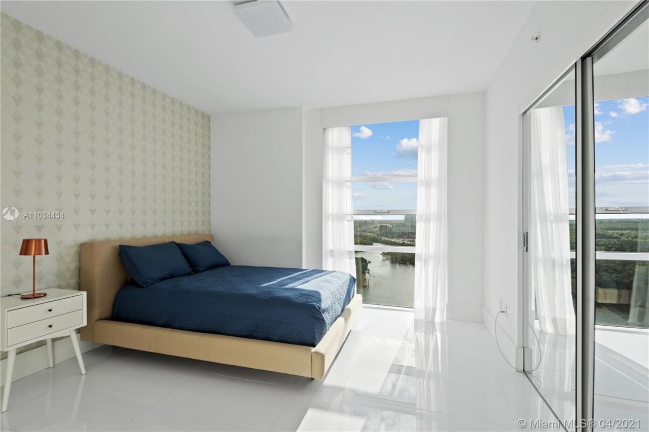 Piso en Miami, Estados Unidos, 160 m² - imagen 7