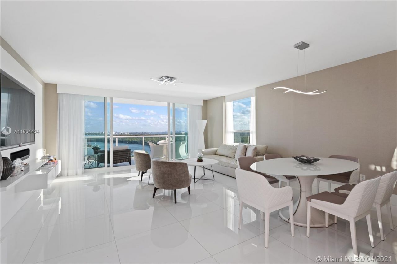 Piso en Miami, Estados Unidos, 160 m² - imagen 2