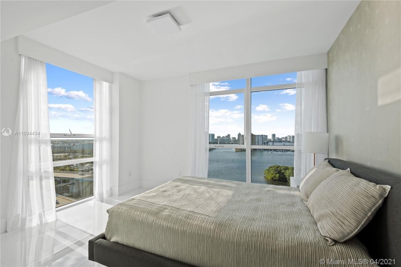 Piso en Miami, Estados Unidos, 160 m² - imagen 9