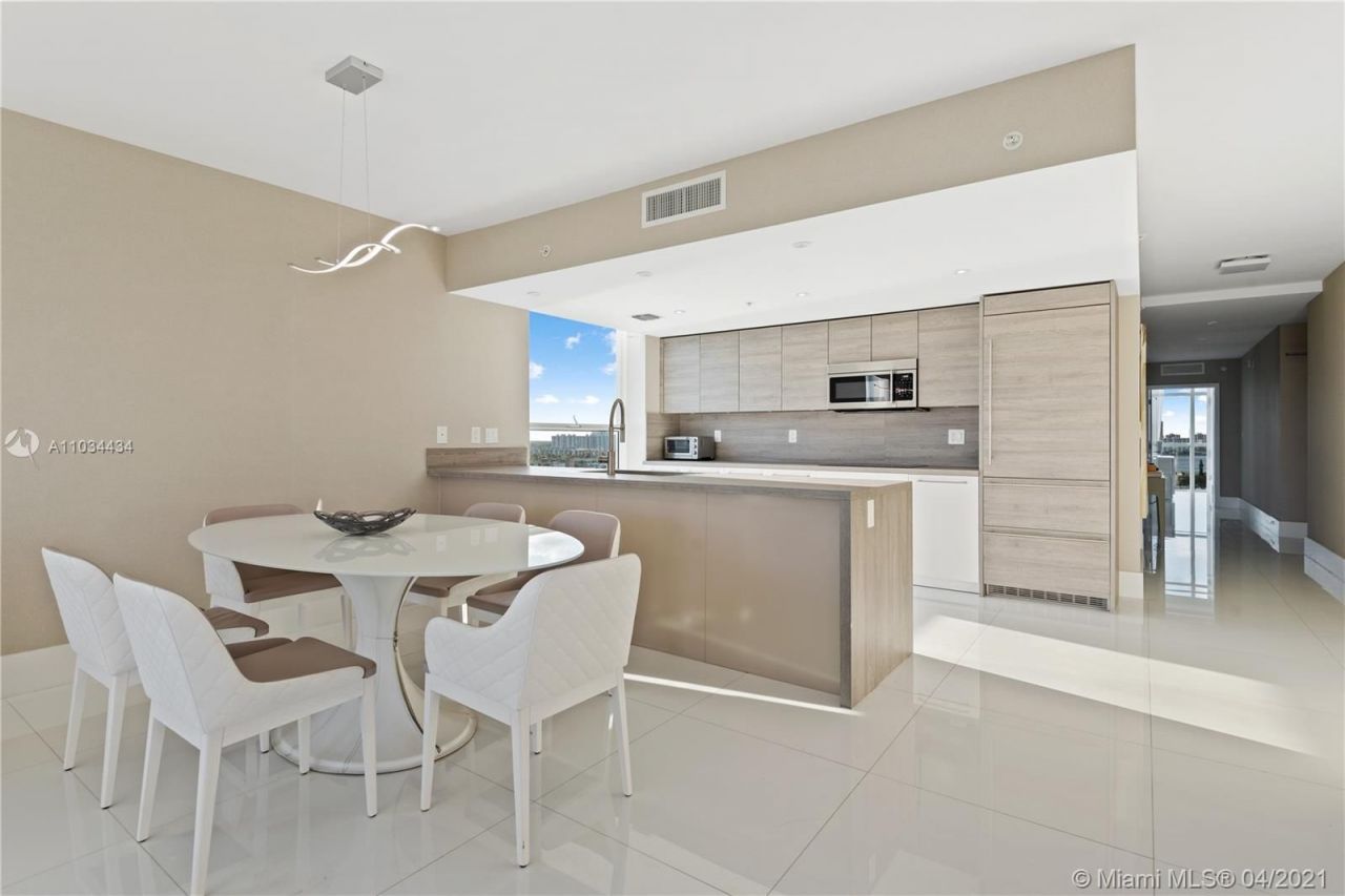 Piso en Miami, Estados Unidos, 160 m² - imagen 13