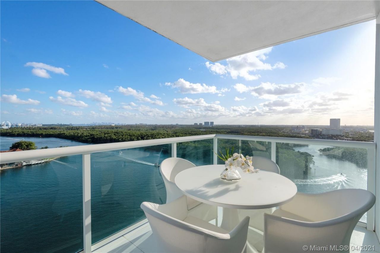 Piso en Miami, Estados Unidos, 160 m² - imagen 3