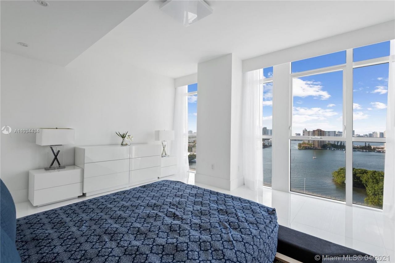 Piso en Miami, Estados Unidos, 160 m² - imagen 12