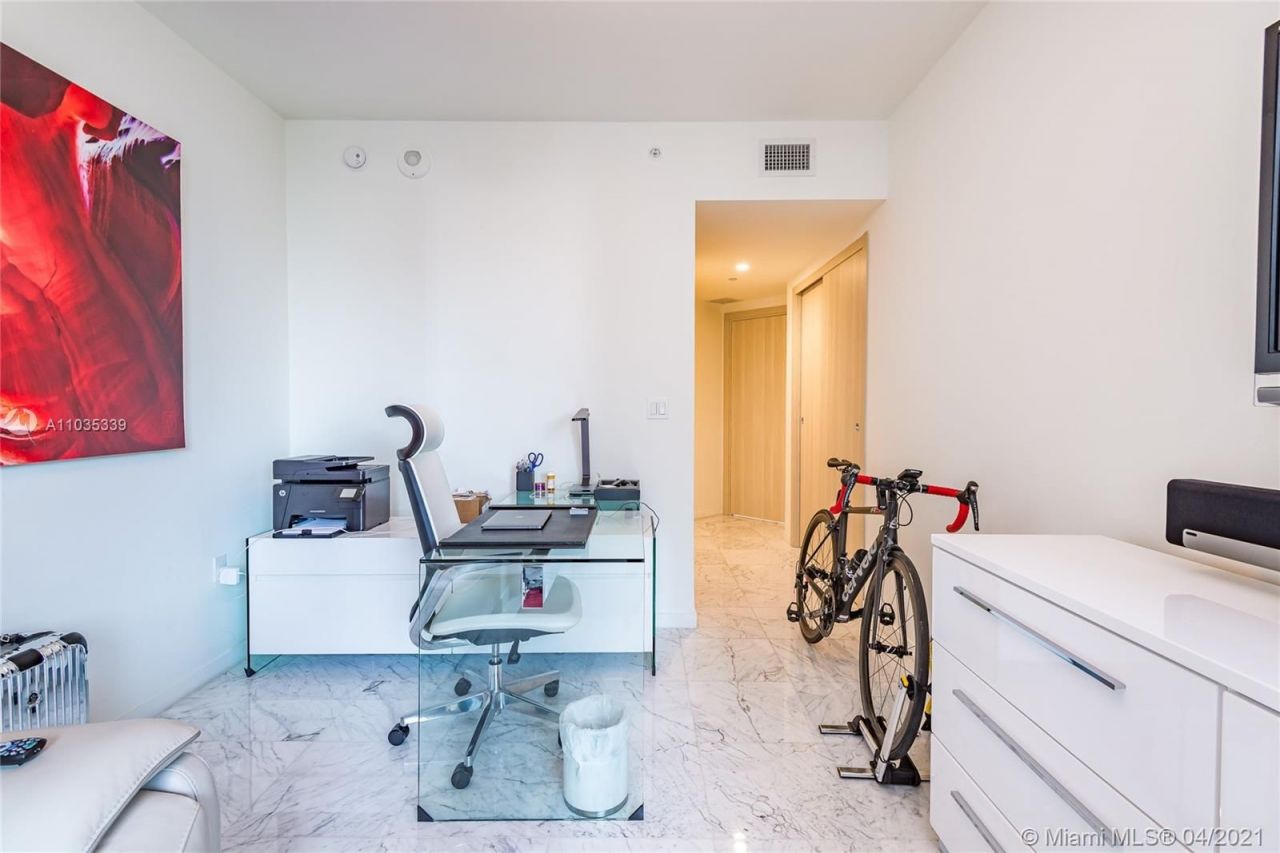 Flat in Miami, USA, 130 m² - picture 5