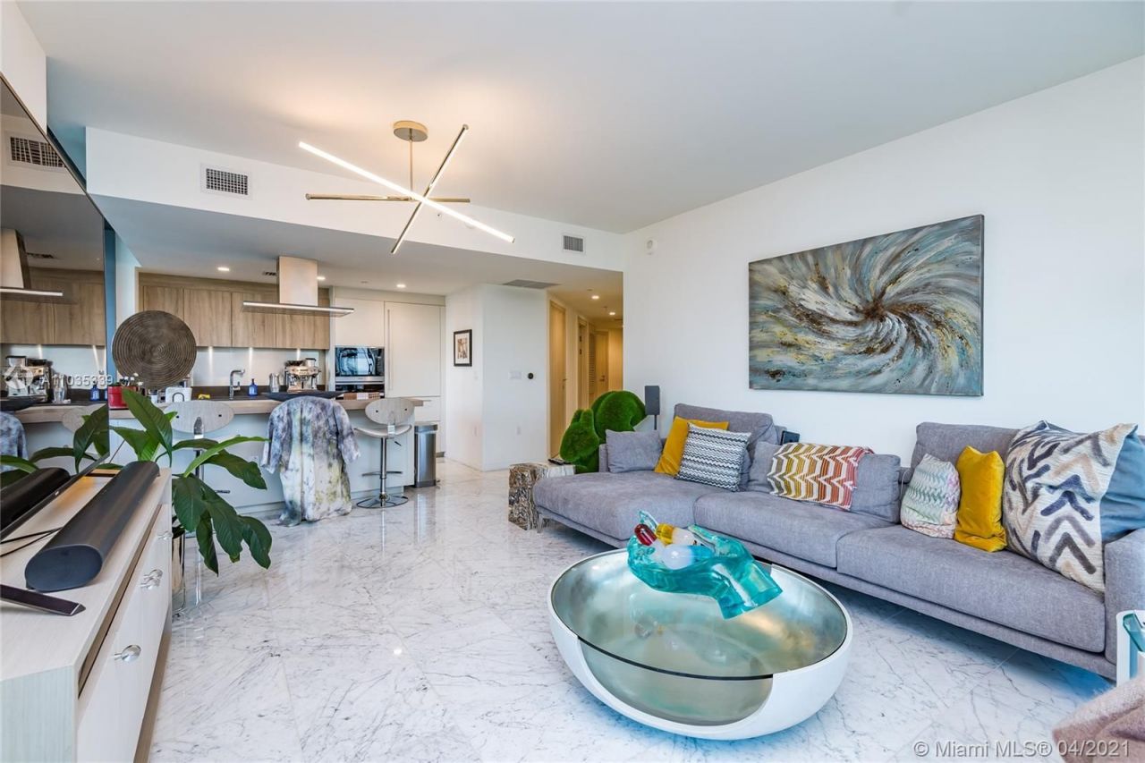 Flat in Miami, USA, 130 m² - picture 17