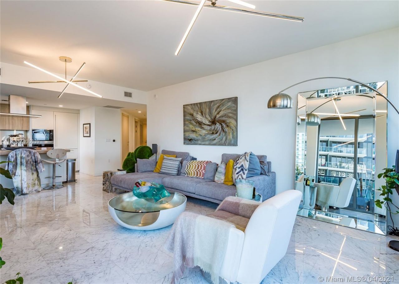 Flat in Miami, USA, 130 m² - picture 2