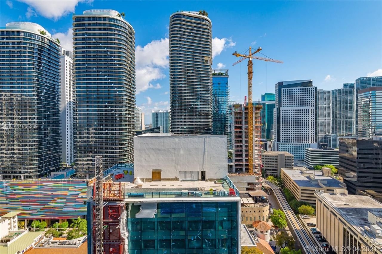 Flat in Miami, USA, 130 m² - picture 15