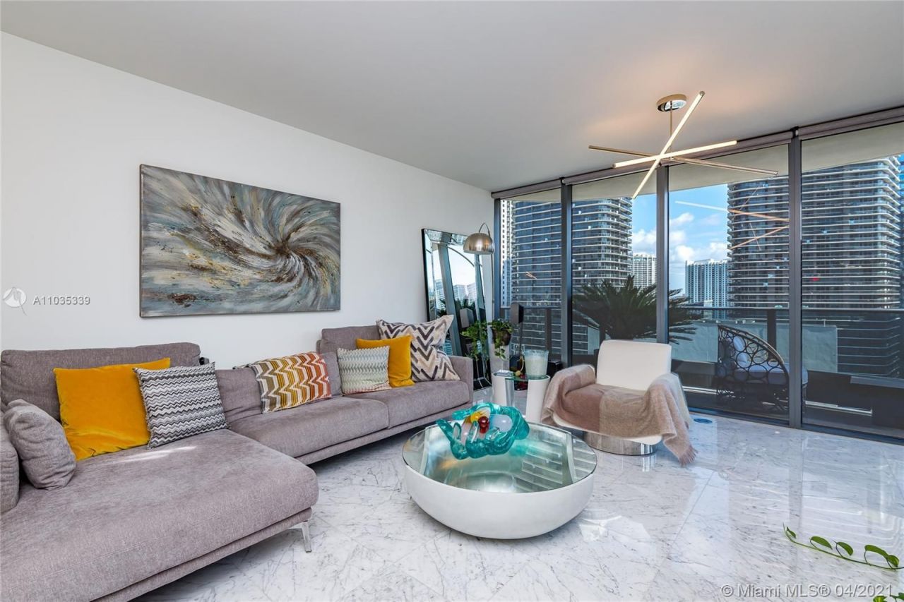 Flat in Miami, USA, 130 m² - picture 18