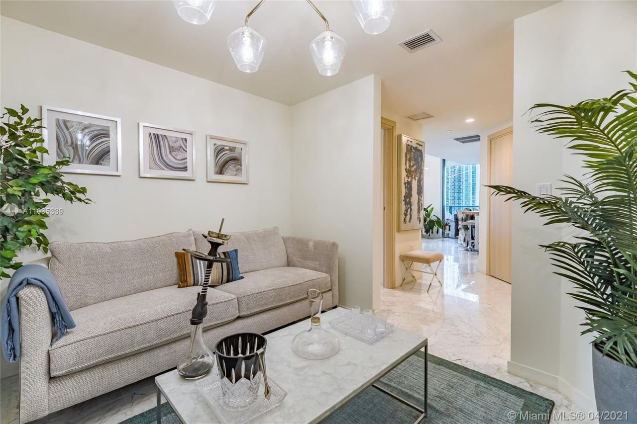 Flat in Miami, USA, 130 m² - picture 11