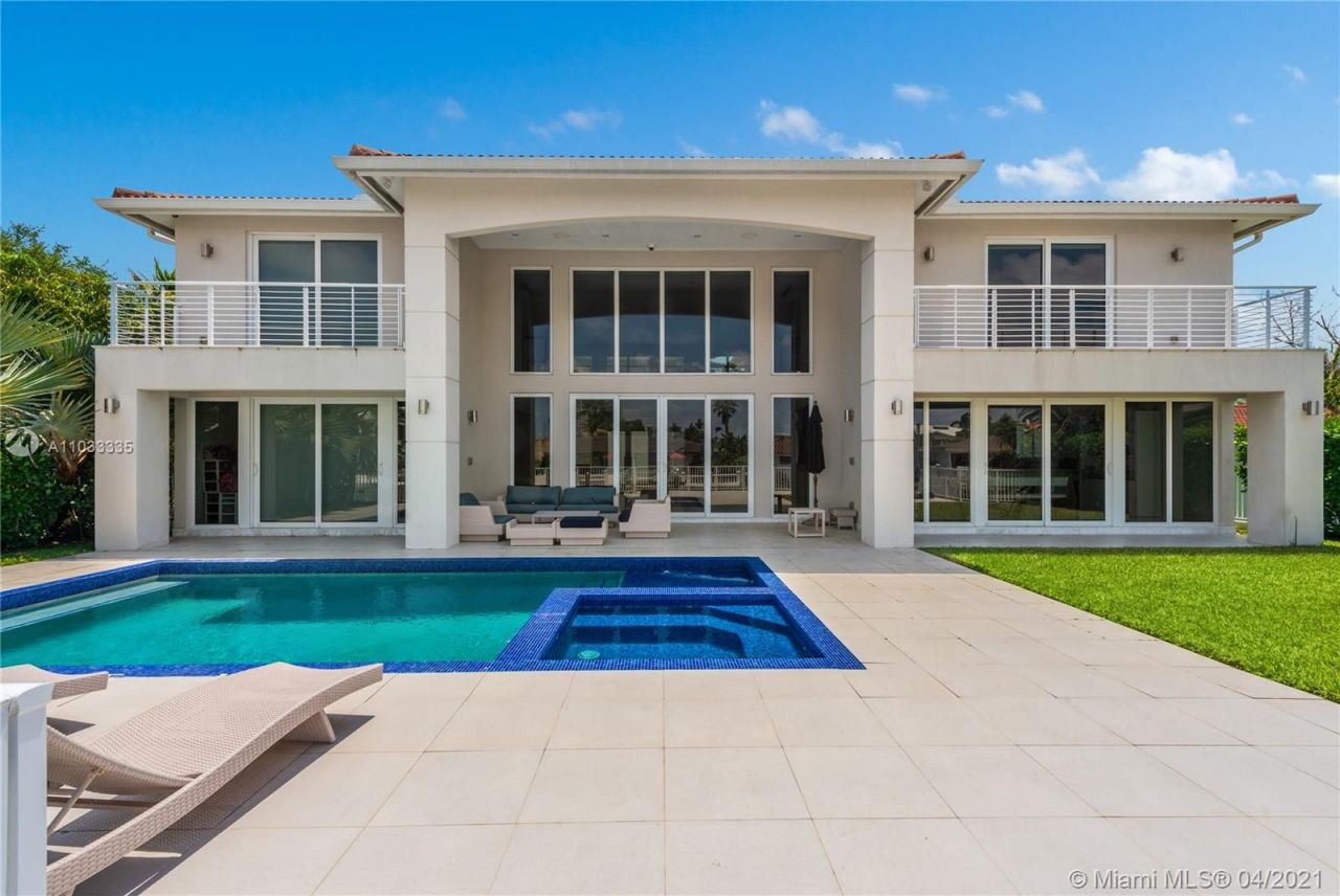 Villa in Miami, USA, 500 m² - picture 2