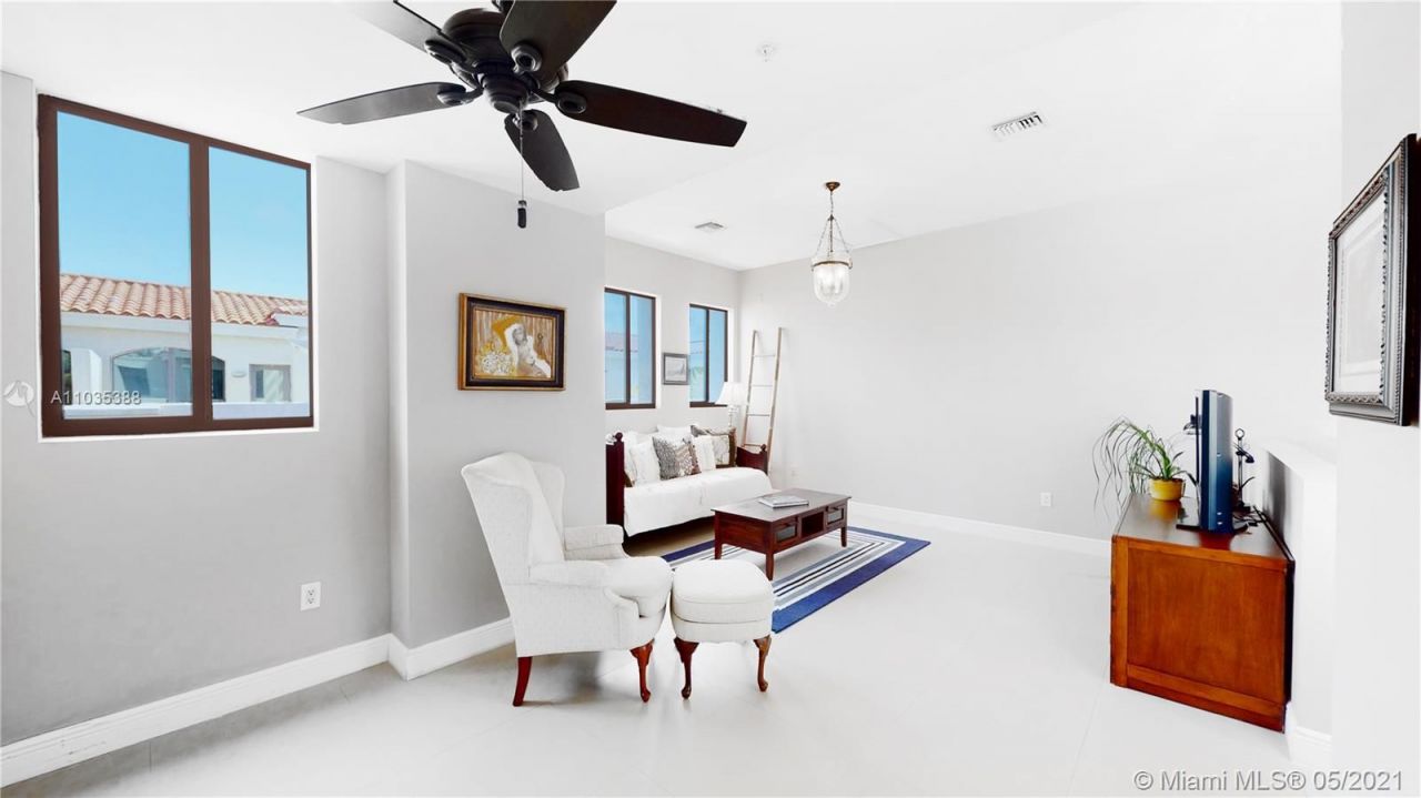 Townhouse in Miami, USA, 250 m² - picture 6