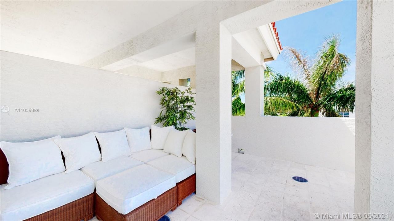 Townhouse in Miami, USA, 250 m² - picture 4