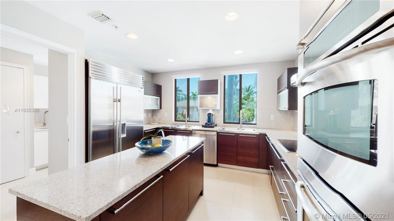 Townhouse in Miami, USA, 250 m² - picture 15