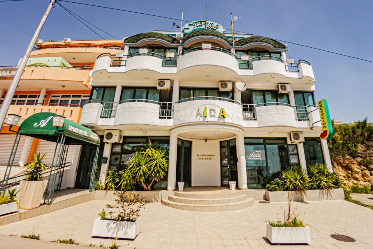 Hotel in Ulcinj, Montenegro, 2 400 m² - Foto 1