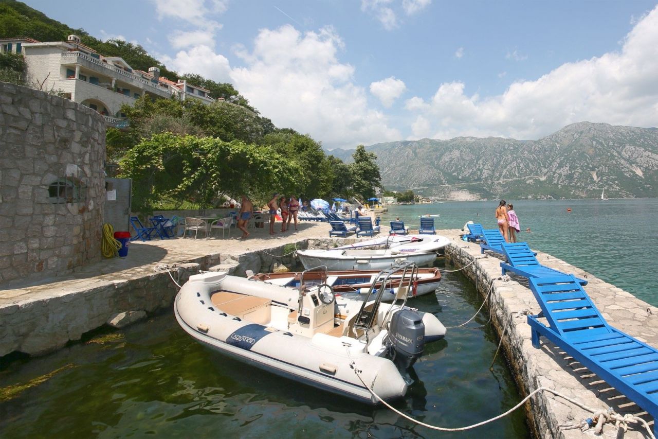 Proprietà commerciale a Kamenari, Montenegro, 235 m² - foto 5