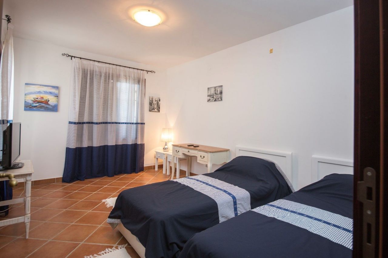 Proprietà commerciale a Kamenari, Montenegro, 235 m² - foto 6