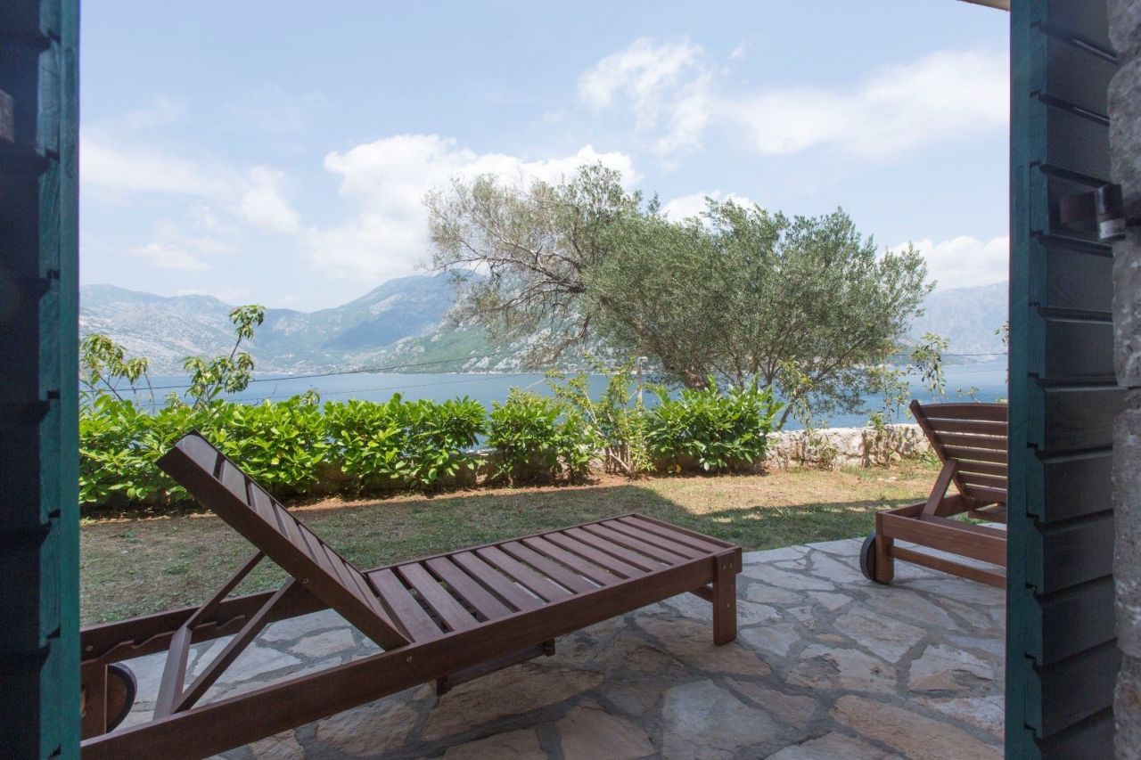 Proprietà commerciale a Kamenari, Montenegro, 235 m² - foto 9