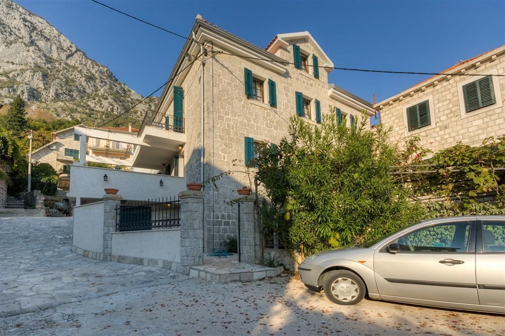 Villa a Kotor, Montenegro, 380 m² - foto 4