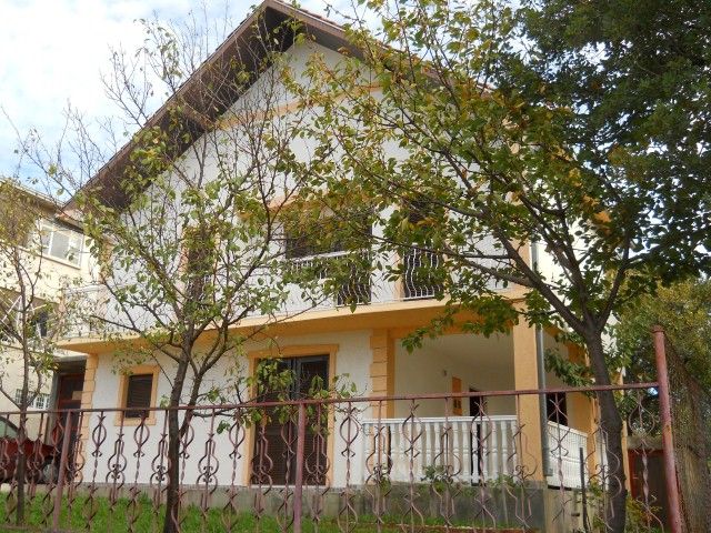 Haus in Utjeha, Montenegro, 190 m² - Foto 1