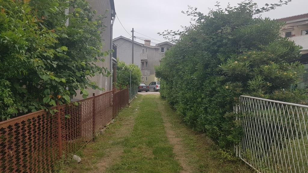 Land in Tivat, Montenegro, 460 m² - picture 2